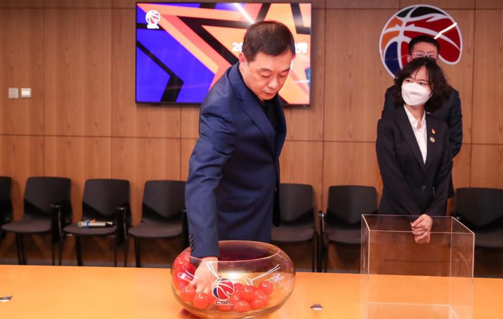 杨若晴好想过去旁听一下，可是想到谭氏那张老虎脸，倘若自己去了，怕是又要被谭氏给盯上。